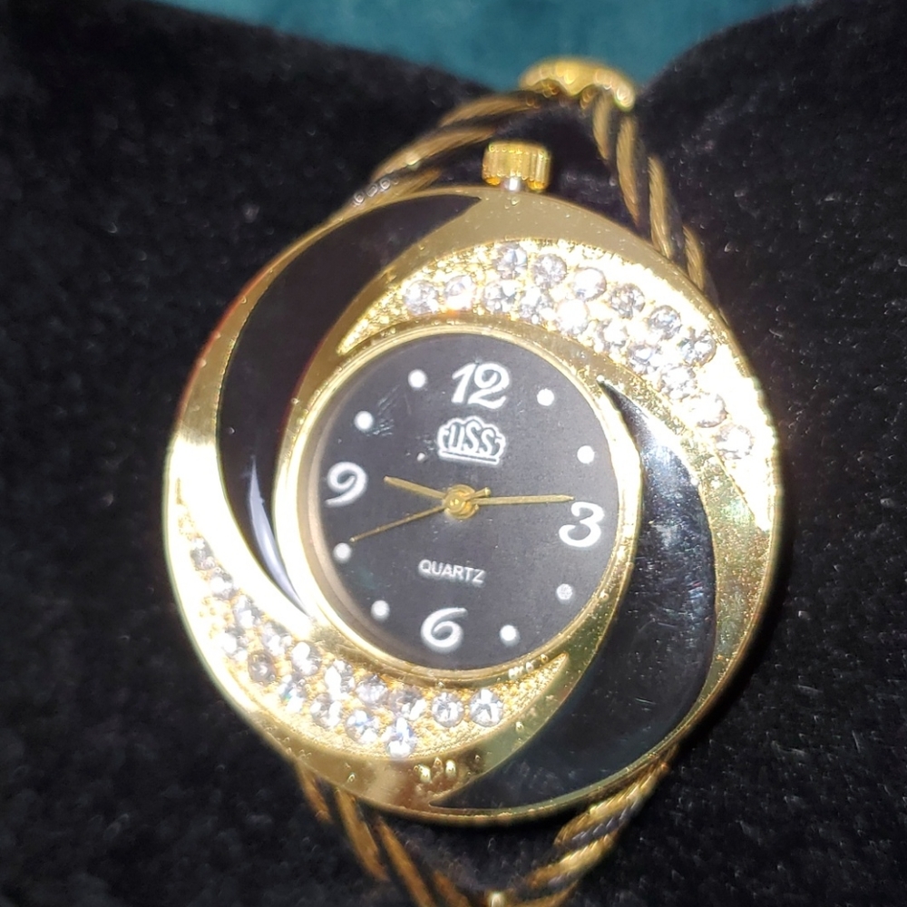 Bracelet Watch - Picture 2 of 6